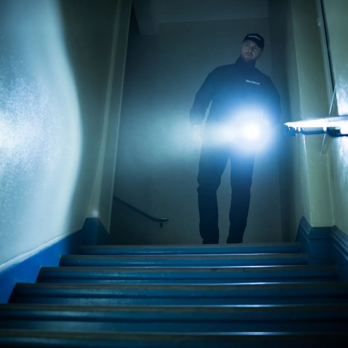 Agent de sécurité de nuit.